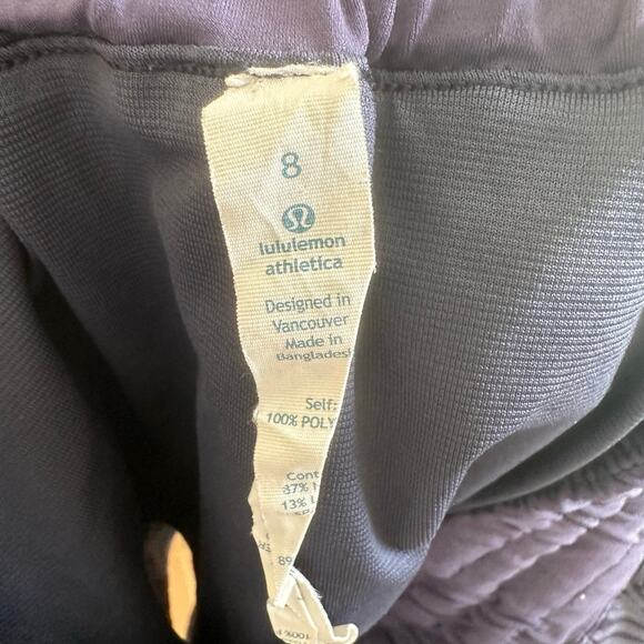 Lululemon Tracker Short II Pretty Palm Cadet Purple 4" Size 8 - Picture 3 of 3